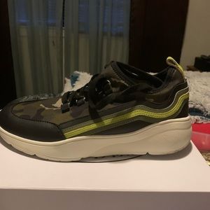 Women’s Steve Madden Camouflage sneaker